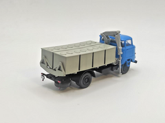 OP 87063 W50 L/L mit  Müllcontaineraufbau und  Kran,  1/87, H0