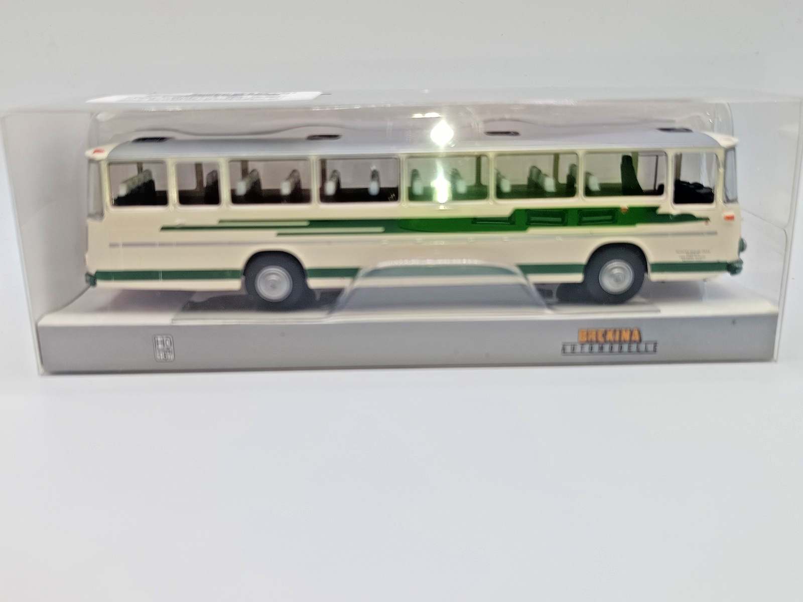 8502098
