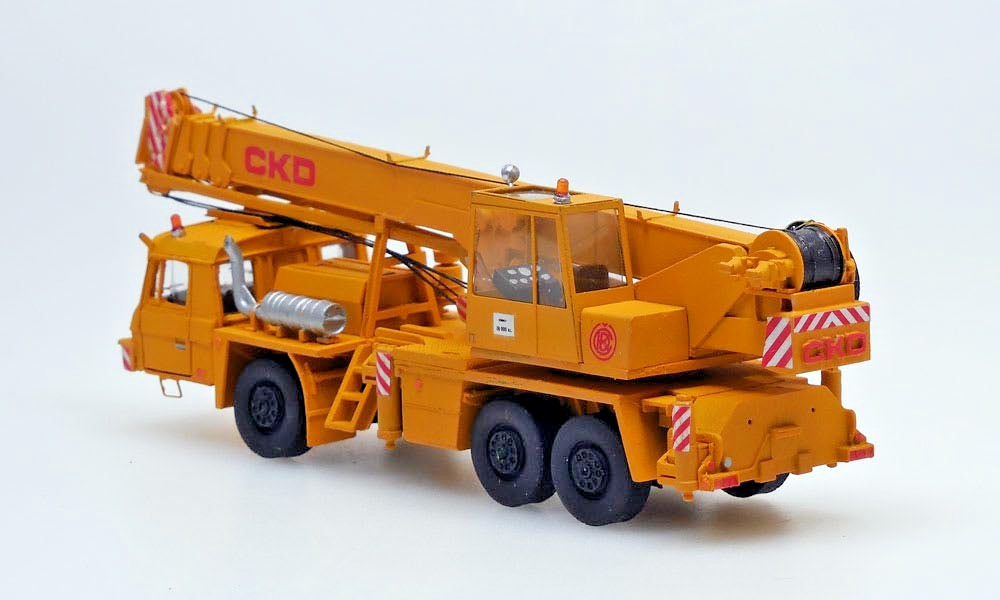 8903786