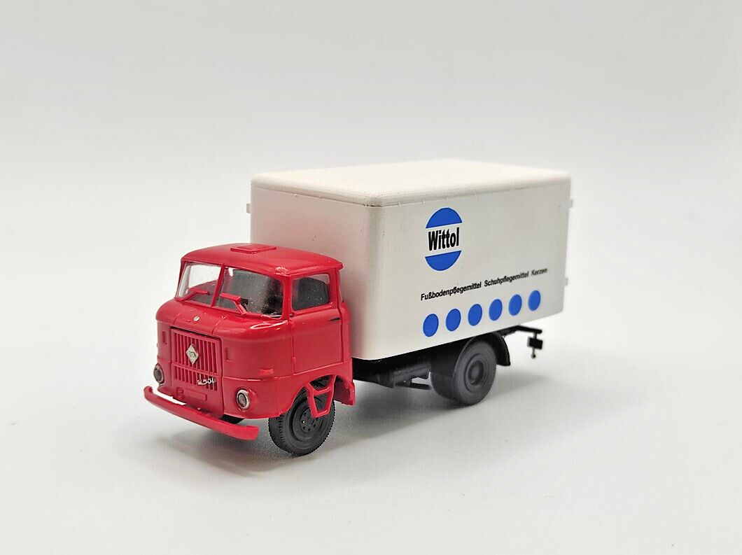 OP 87064, IFA W50, Rundkoffer mit VEB Wittol Druck, 1:87 / H0,