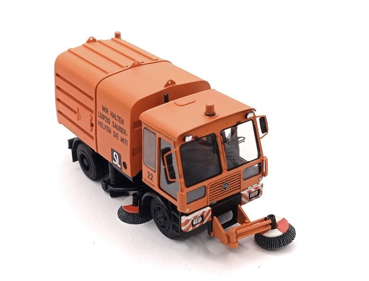 8940048