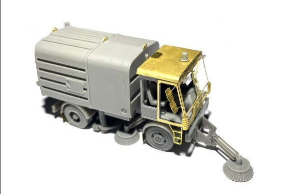 8940048