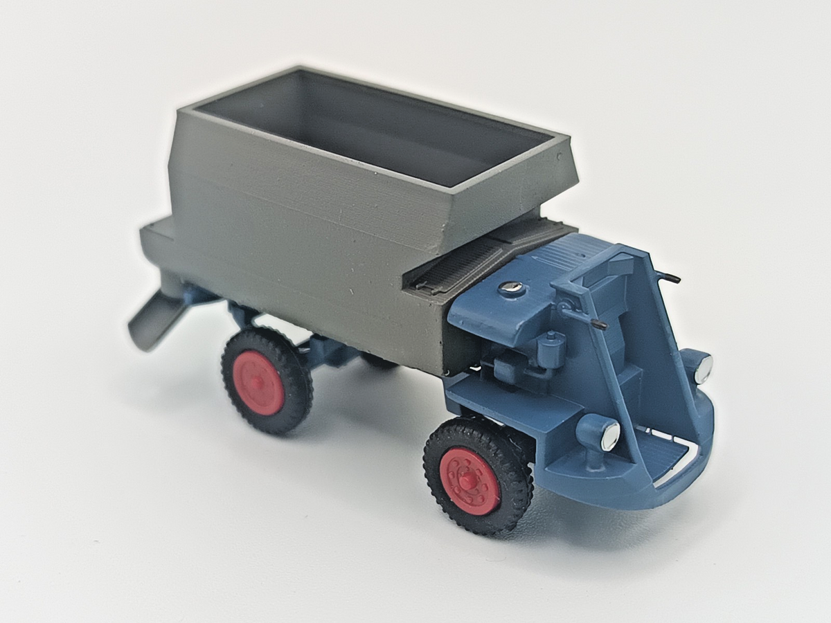 7652053
