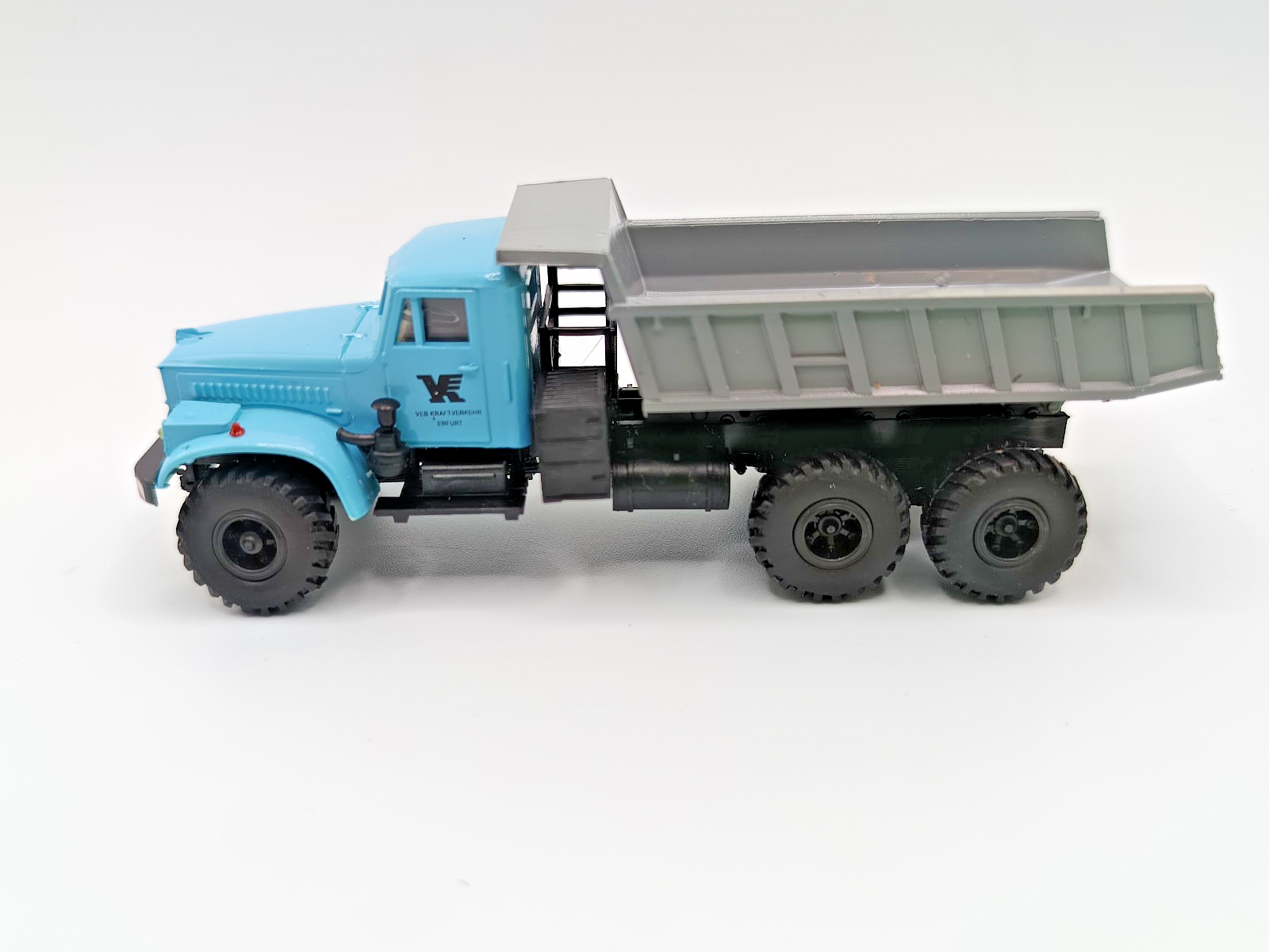 8905226