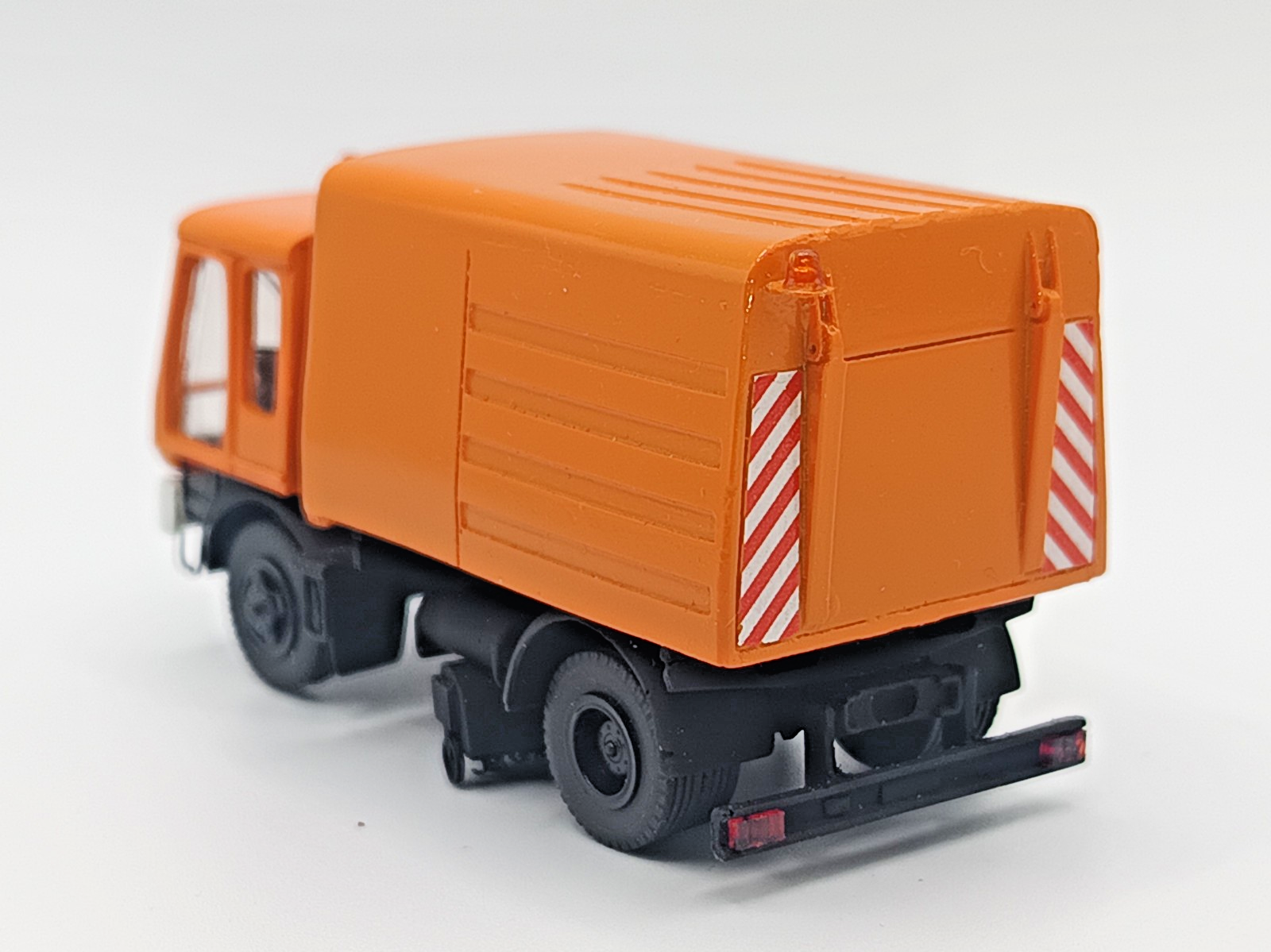 8714943