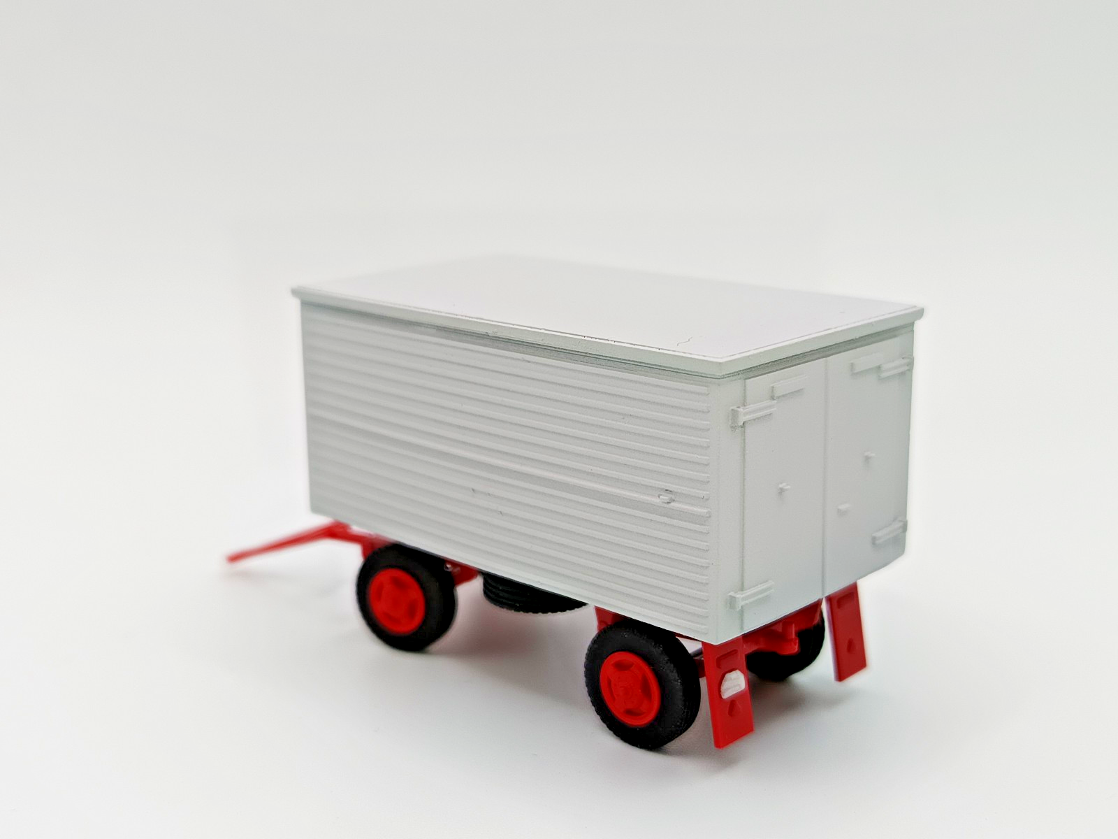 9047157