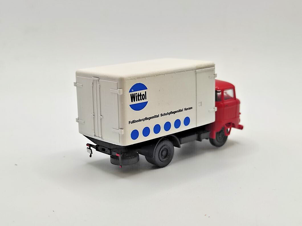 OP 87064, IFA W50, Rundkoffer mit VEB Wittol Druck, 1:87 / H0,