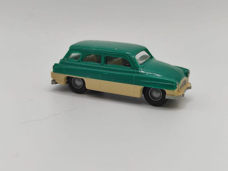 OP 87009, Skoda Kombi grün,  Fertigmodell,  1/87, H0