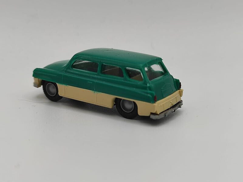 OP 87009, Skoda Kombi grün,  Fertigmodell,  1/87, H0